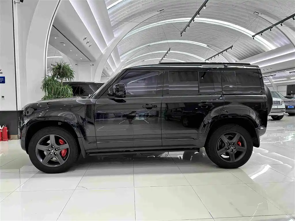 Land Rover Defender — миниатюра 2