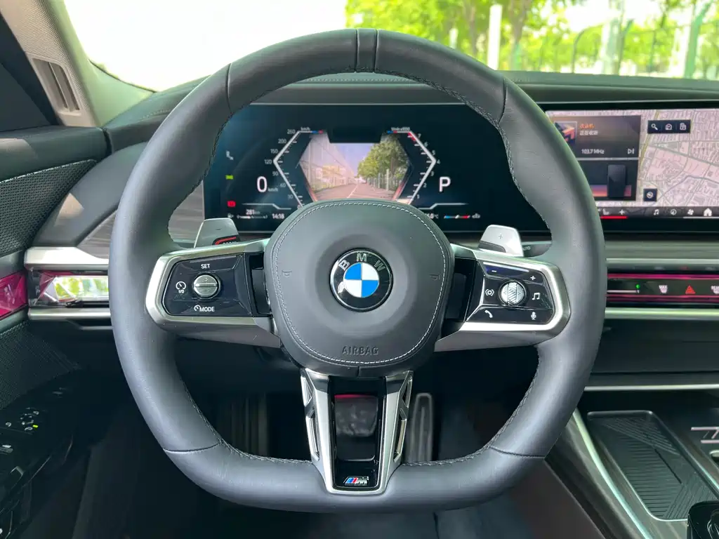 BMW 7 Series — миниатюра 18