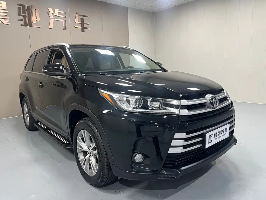 TOYOTA HIGHLANDER