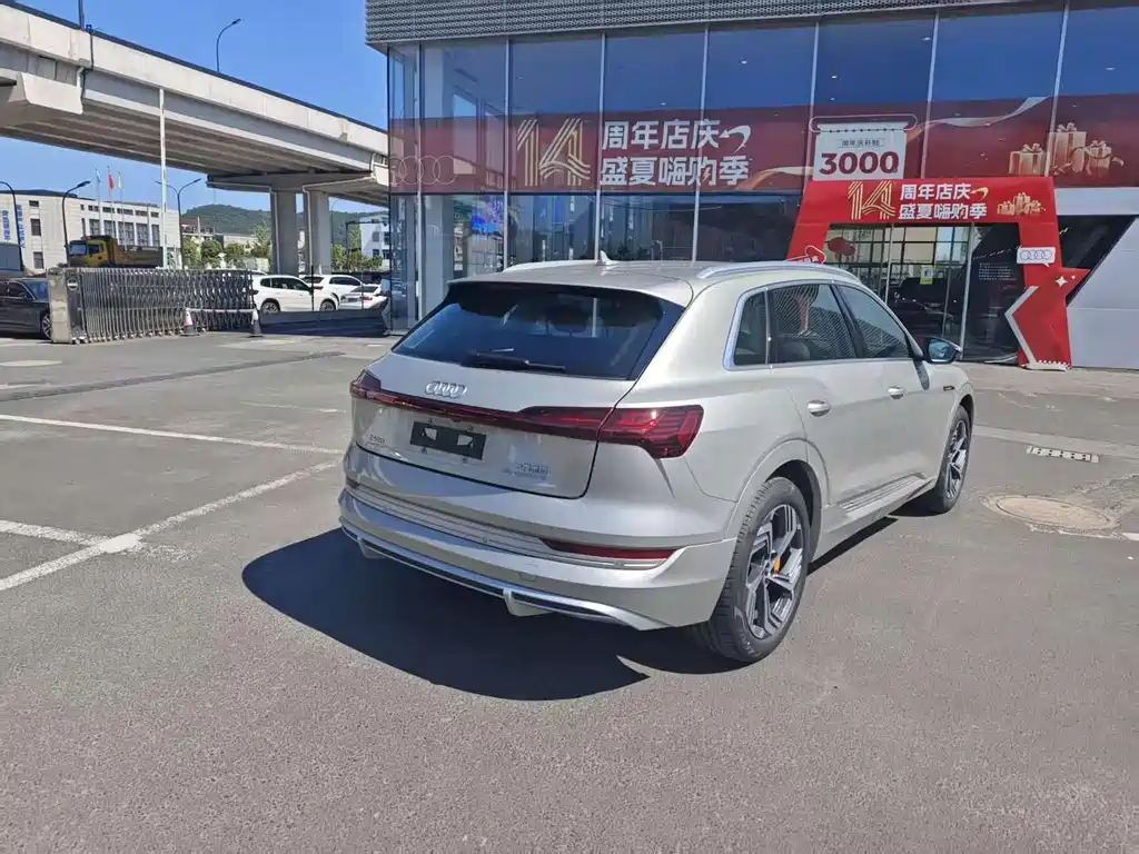 Audi e-tron — миниатюра 4