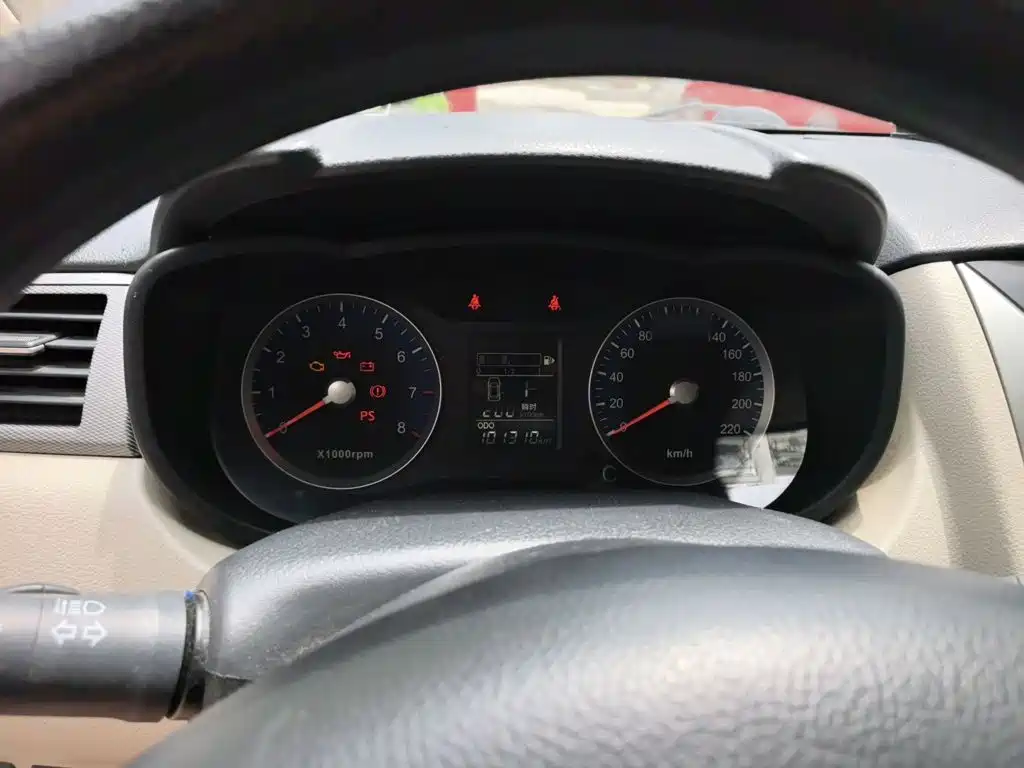 Venucia R50 — миниатюра 4