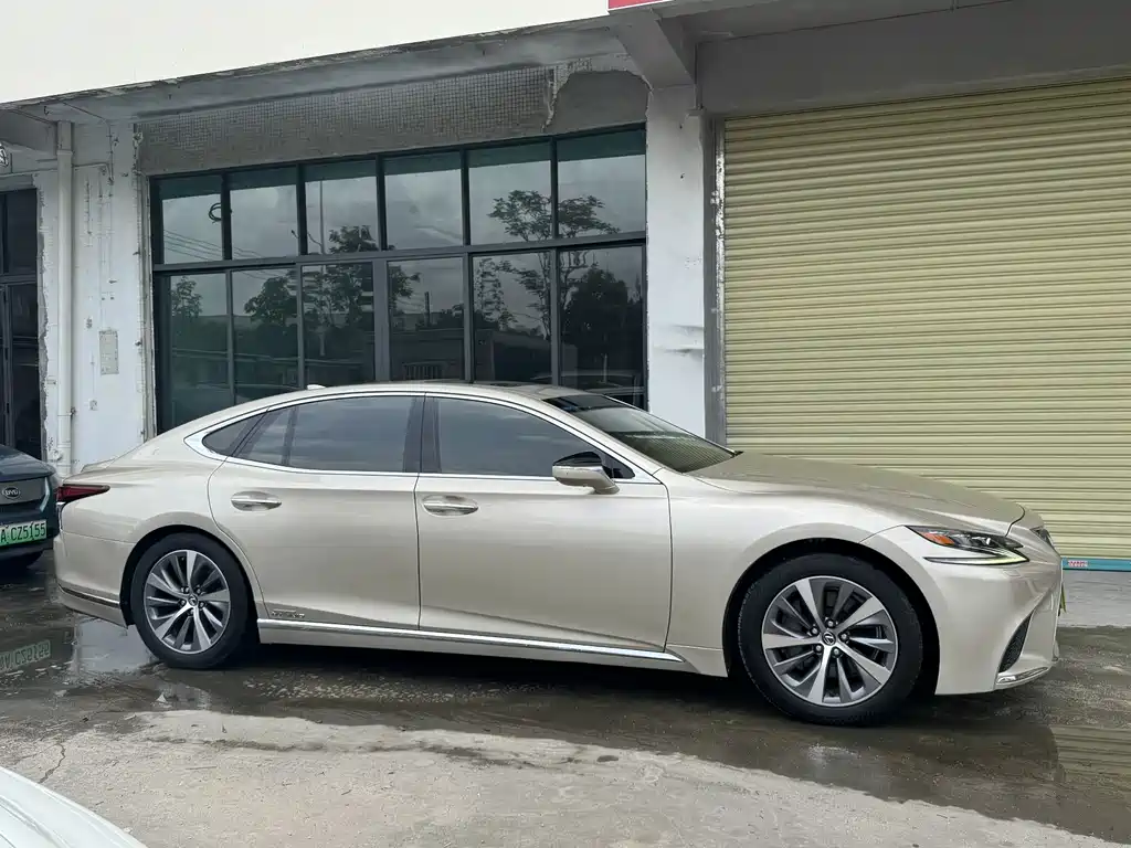 Lexus LS — миниатюра 2