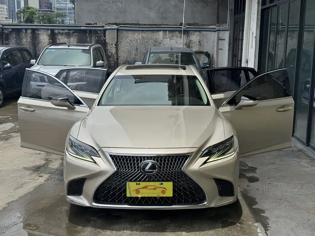 Lexus LS — миниатюра 4