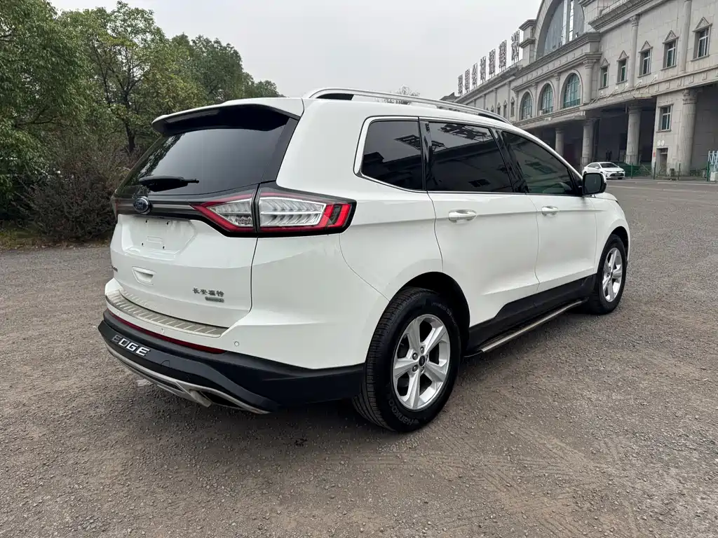 Ford Edge — миниатюра 7