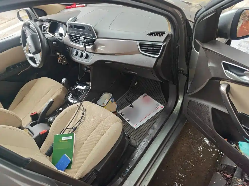 Baojun 310W — миниатюра 20