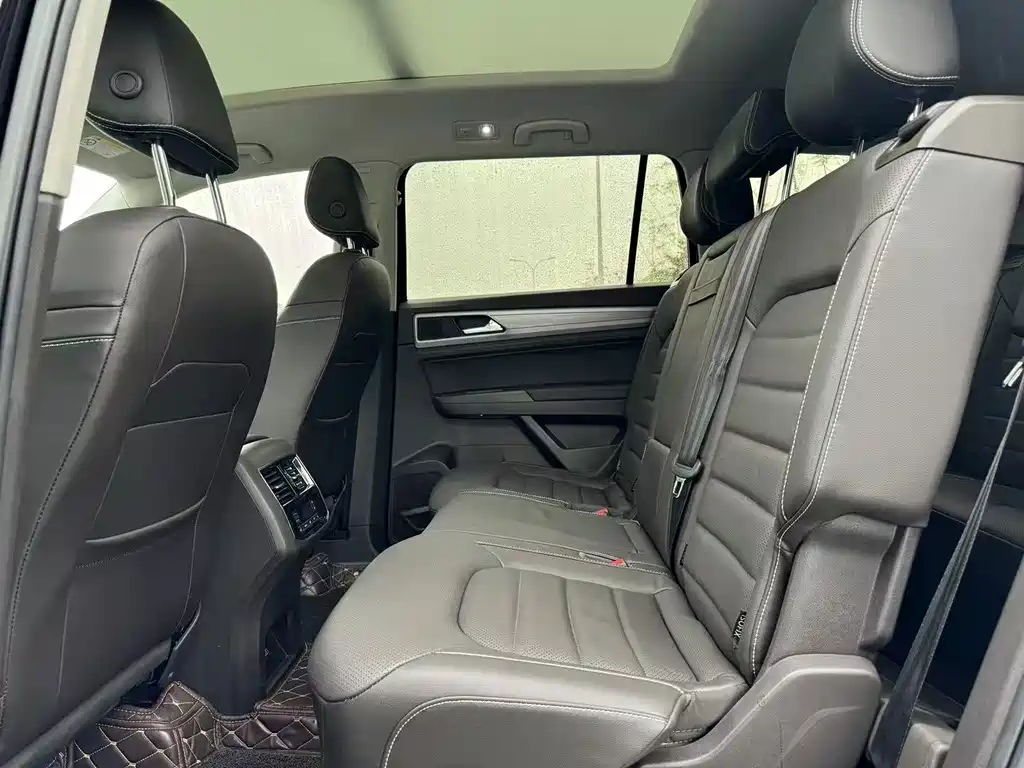 Volkswagen Teramont — миниатюра 8