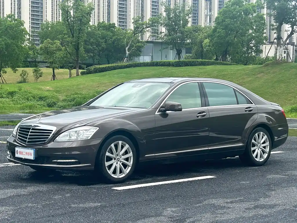 Mercedes-Benz S-Class 2011