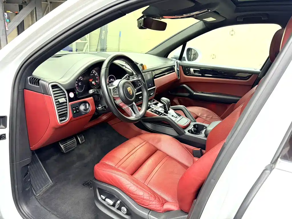 Porsche Cayenne — миниатюра 8