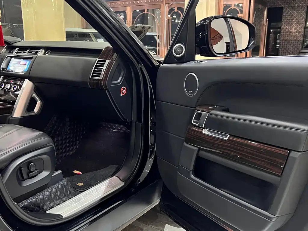 Land Rover Range Rover — миниатюра 16