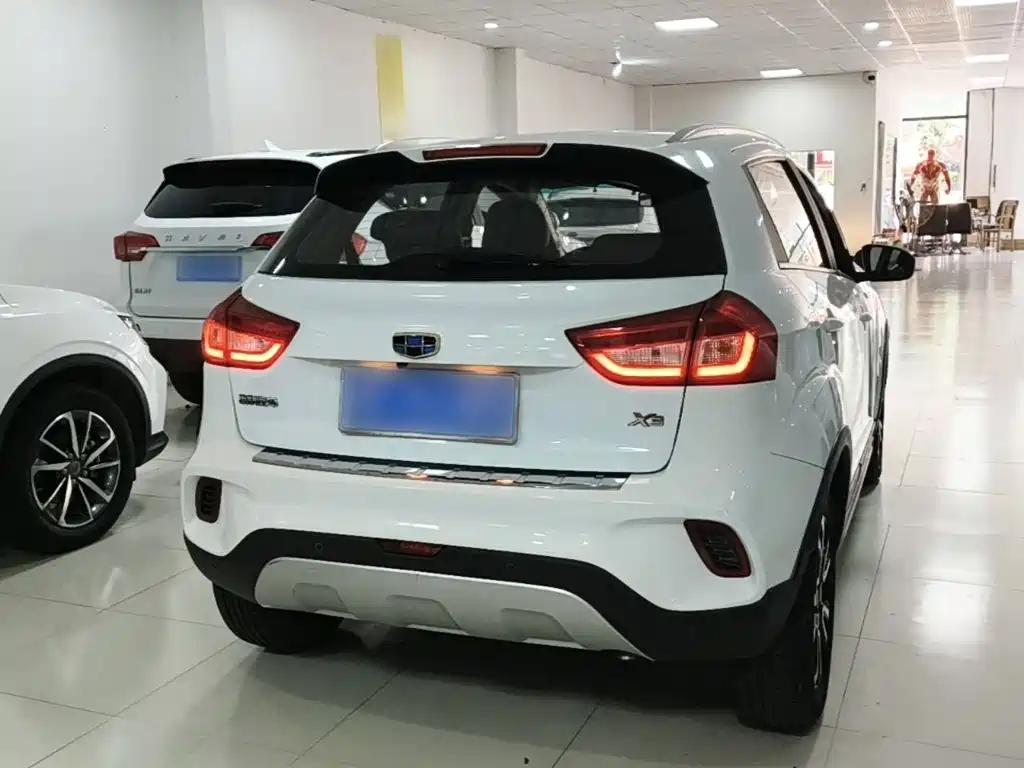 Geely Vision X3 — миниатюра 5