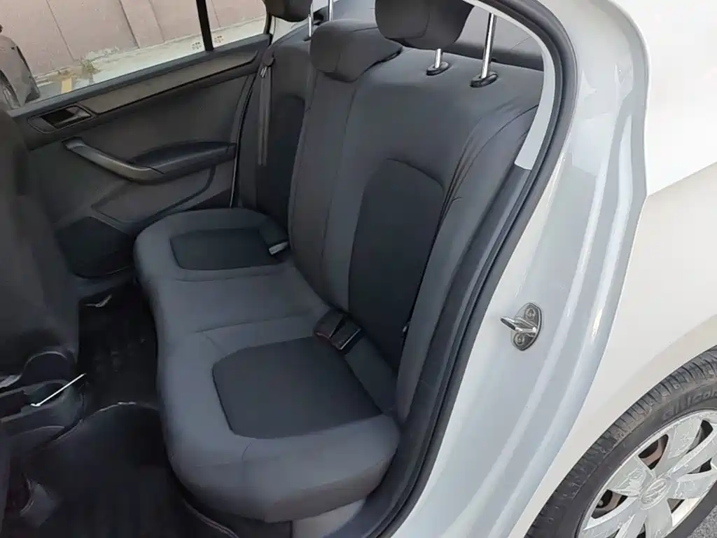 Volkswagen Santana — миниатюра 17