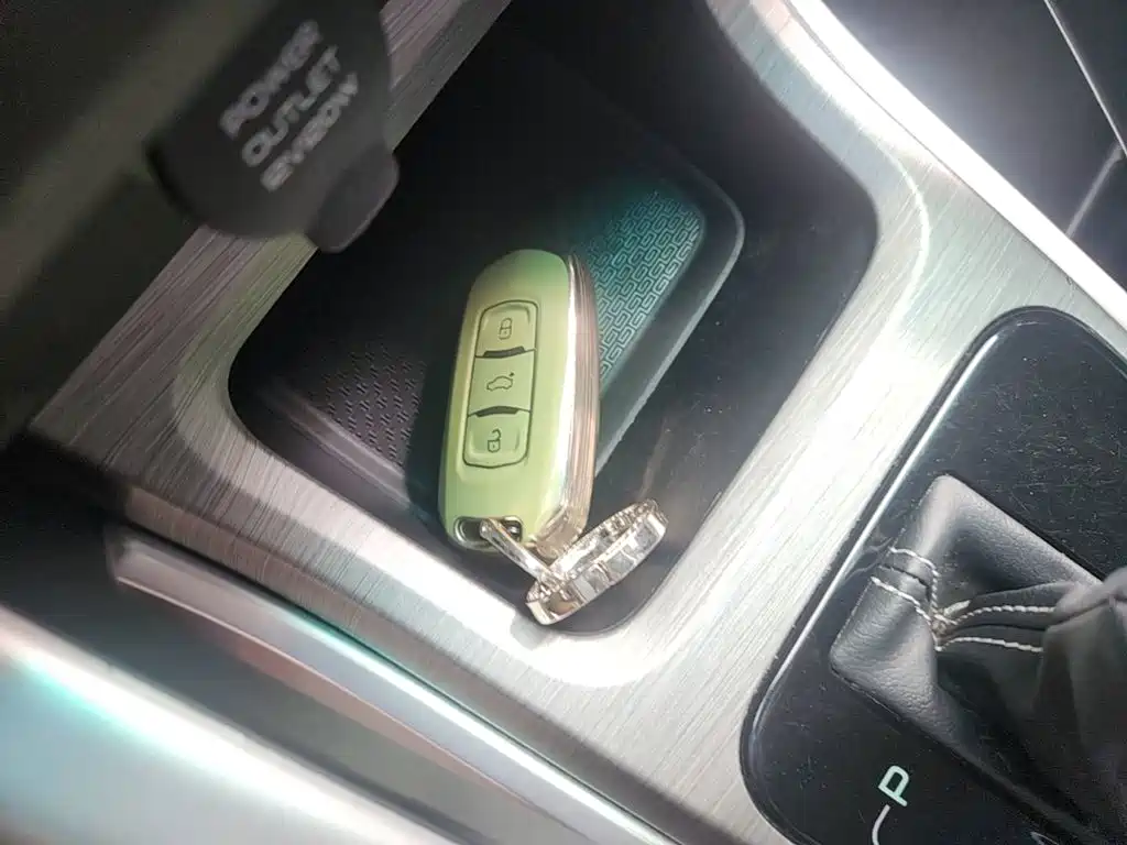 Geely Vision X3 — миниатюра 9