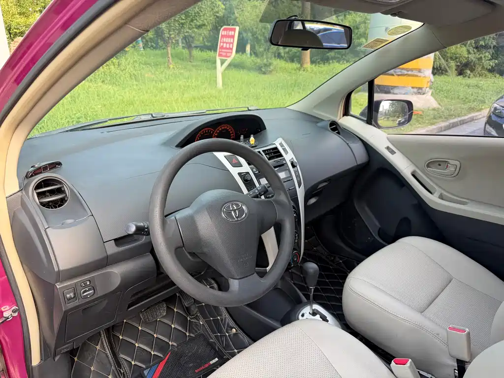 Toyota Yaris — миниатюра 6