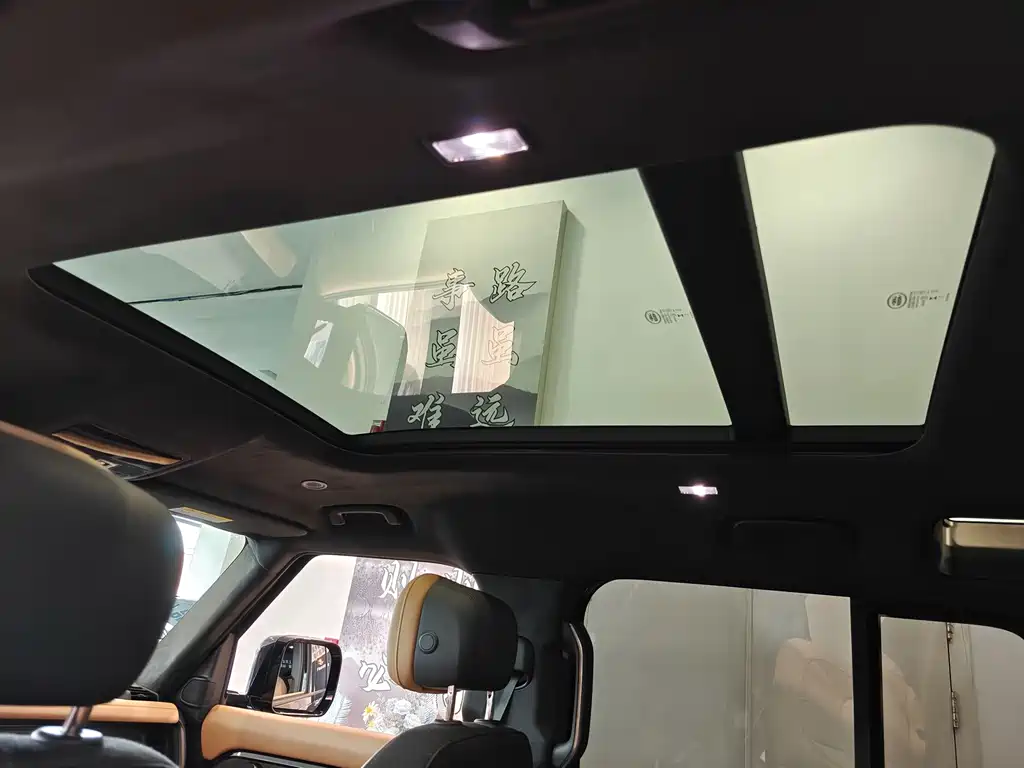 Land Rover Defender — миниатюра 17