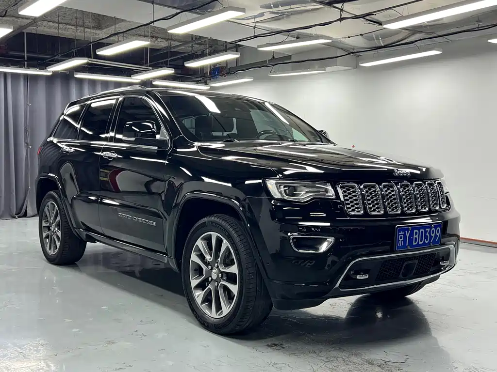 Jeep Grand Cherokee (Import) — миниатюра 3
