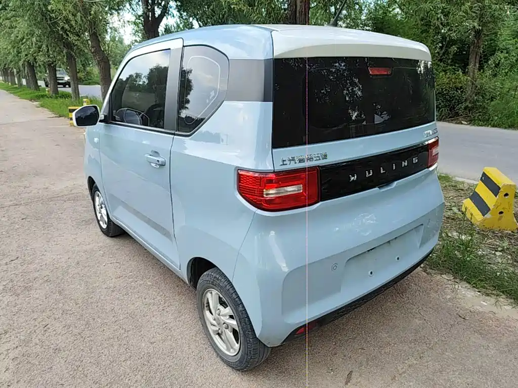 Wuling MINIEV — миниатюра 5