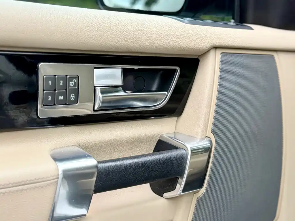 Land Rover Discovery — миниатюра 18