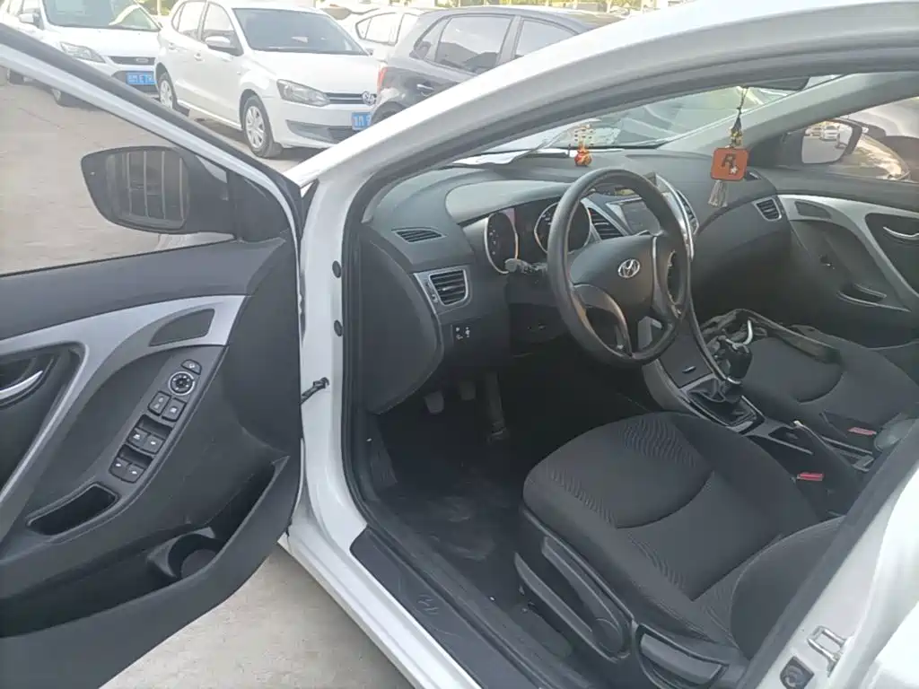 Hyundai Elantra Langdong — миниатюра 16