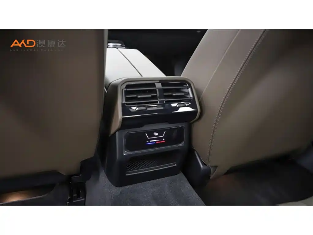 BMW 5 Series — миниатюра 9