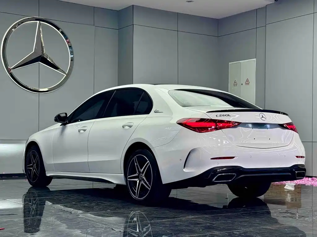 Mercedes-Benz C-Class — миниатюра 9