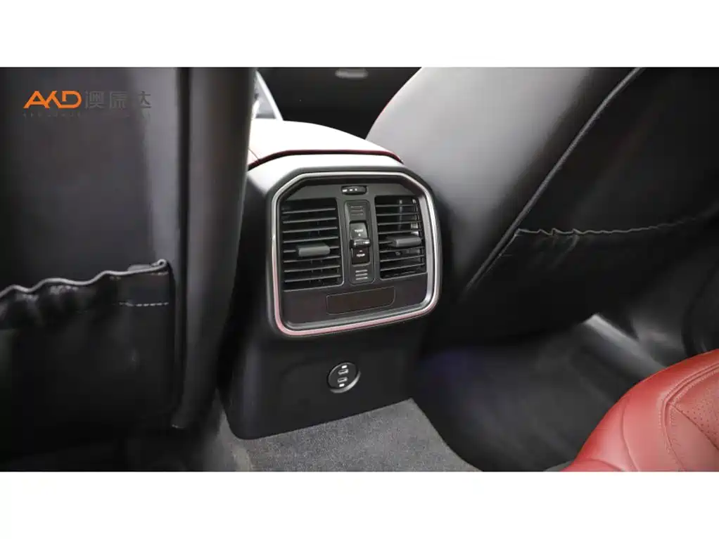 Porsche Macan — миниатюра 9