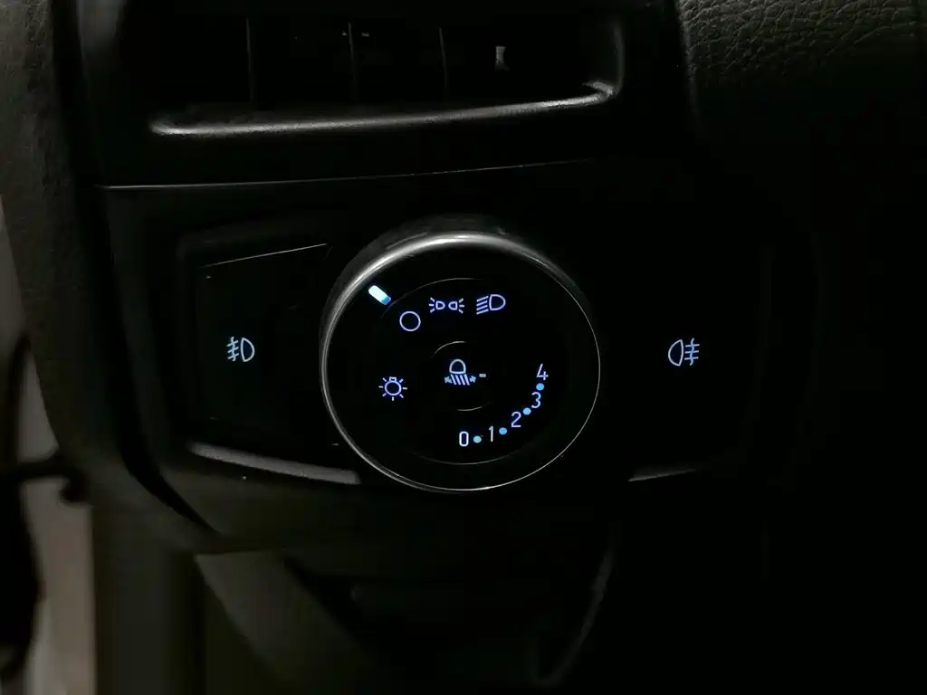 Ford Focus — миниатюра 21