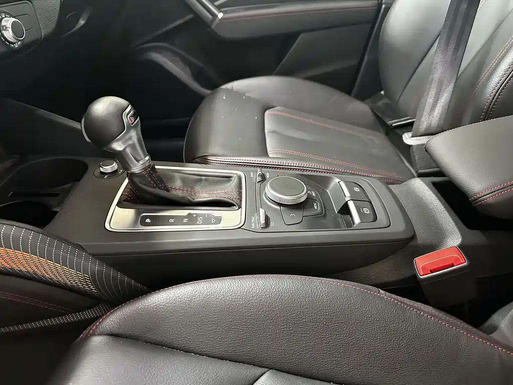 Audi Q2L — миниатюра 10