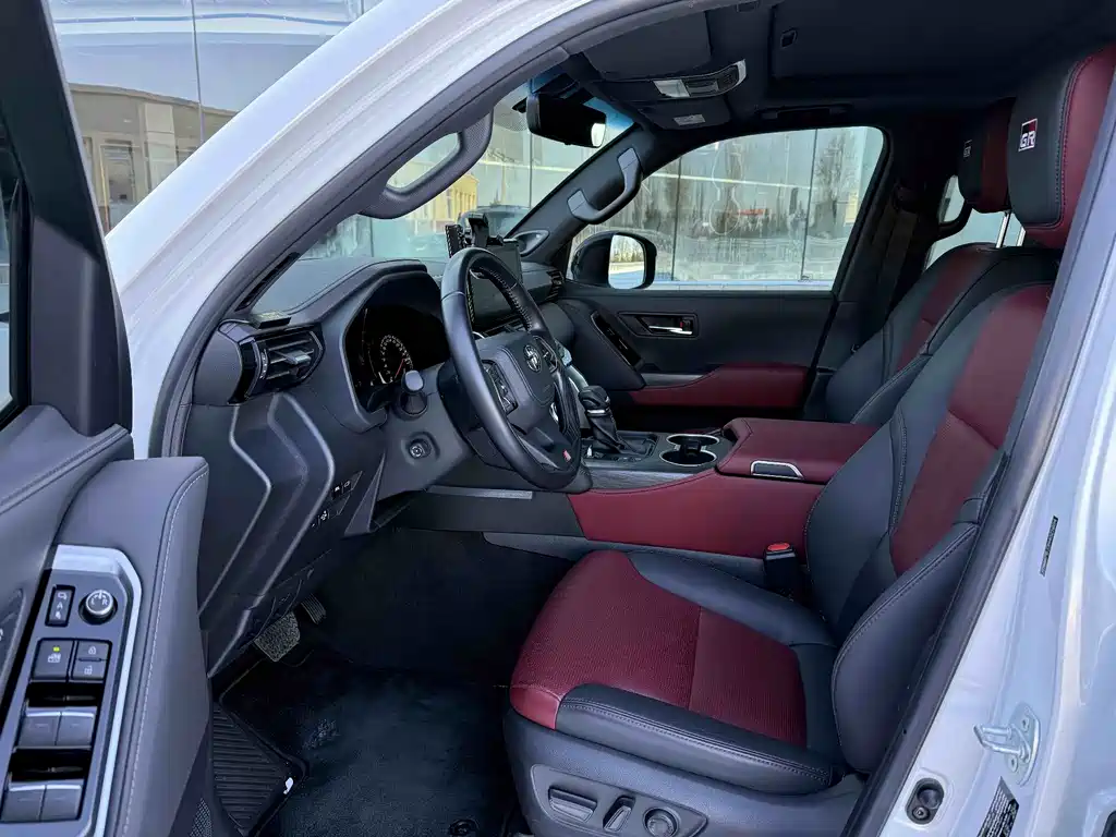Toyota Land Cruiser 2023 3.3T