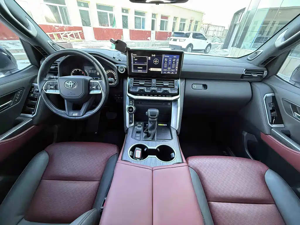 Toyota Land Cruiser 2023 3.3T