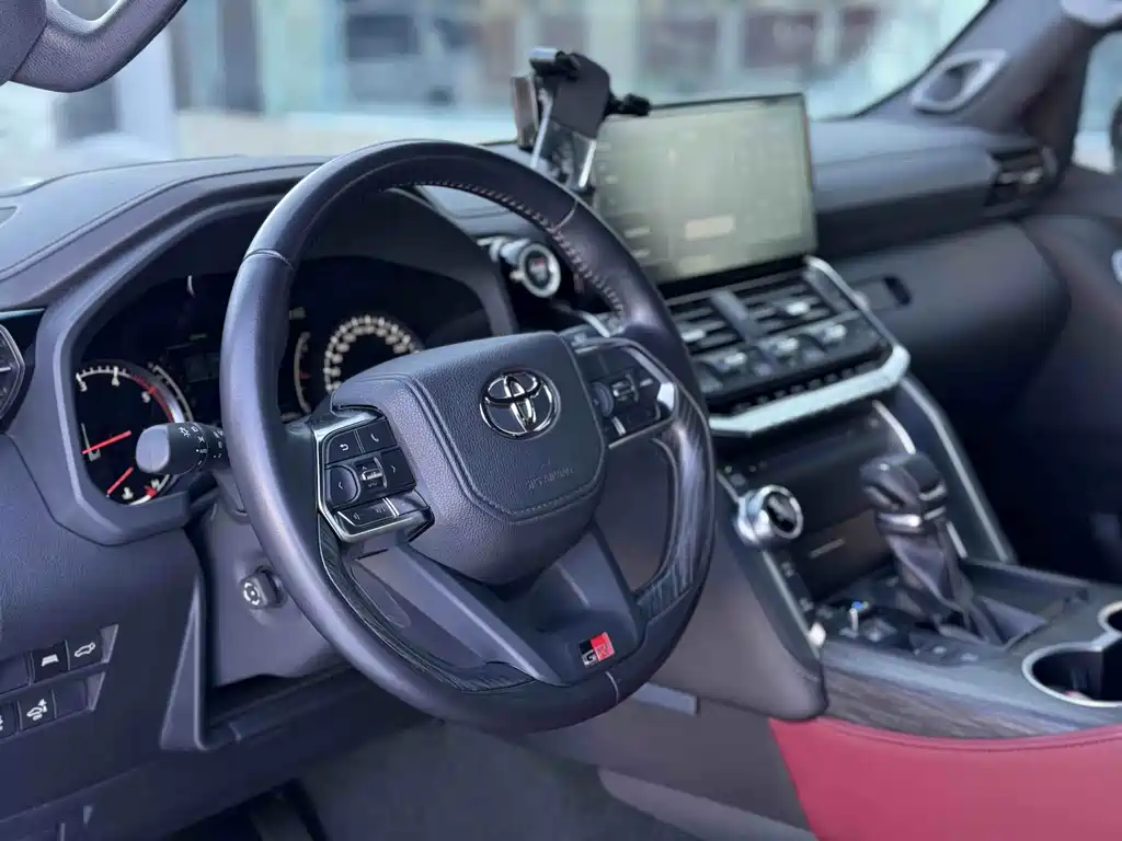 Toyota Land Cruiser 2023 3.3T