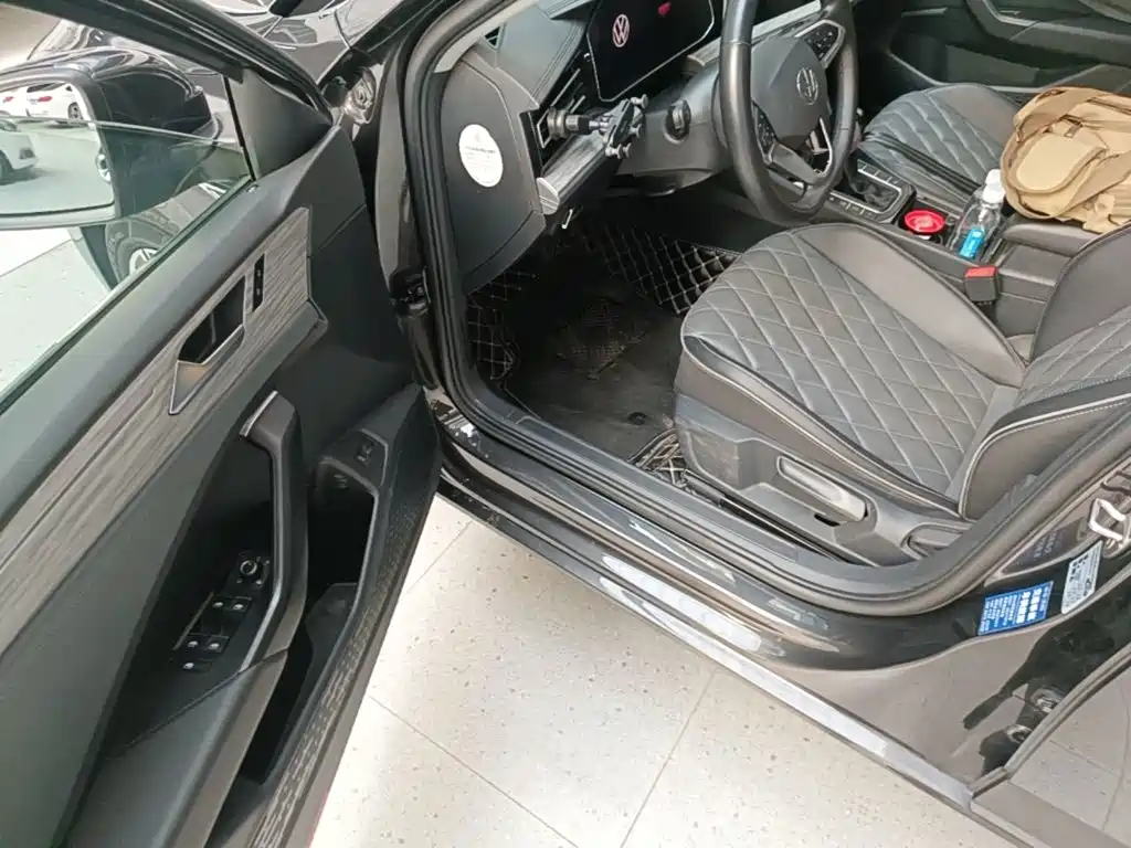 Volkswagen Sagitar — миниатюра 16