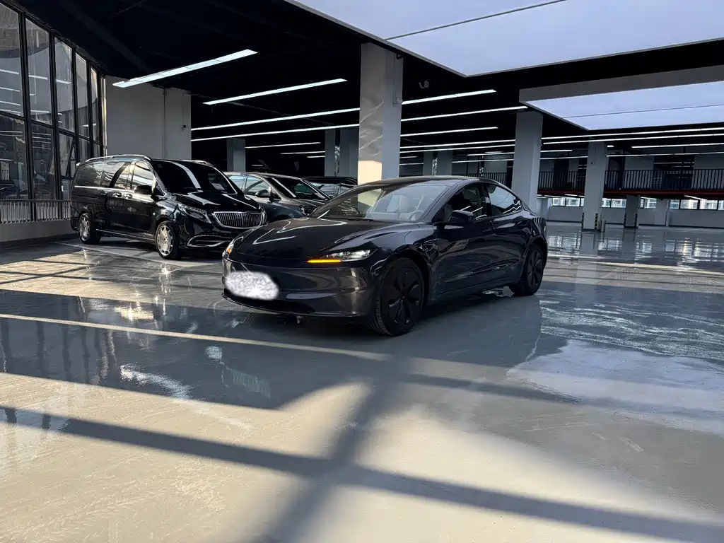 2023 Tesla Model 3 - zdjęcie 1 z 14