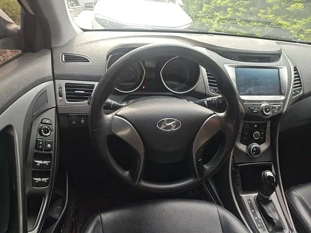Hyundai Elantra Langdong — миниатюра 17