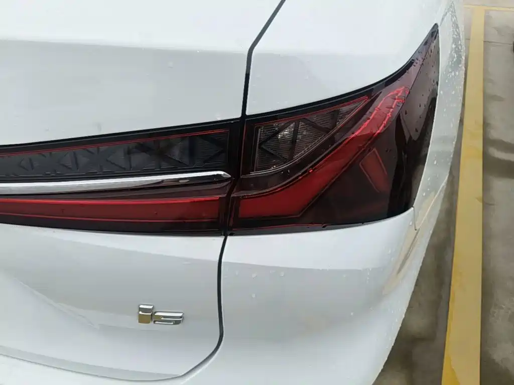 Roewe i5 — миниатюра 8