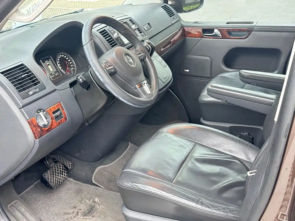 Volkswagen Multivan — миниатюра 9