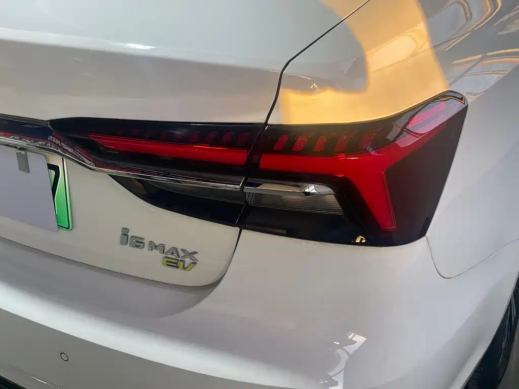 Roewe i6 MAX New Energy — миниатюра 22