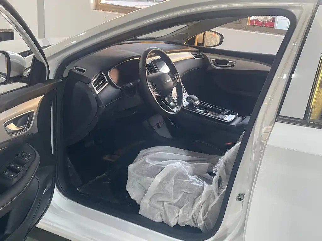 Roewe i6 MAX New Energy — миниатюра 7