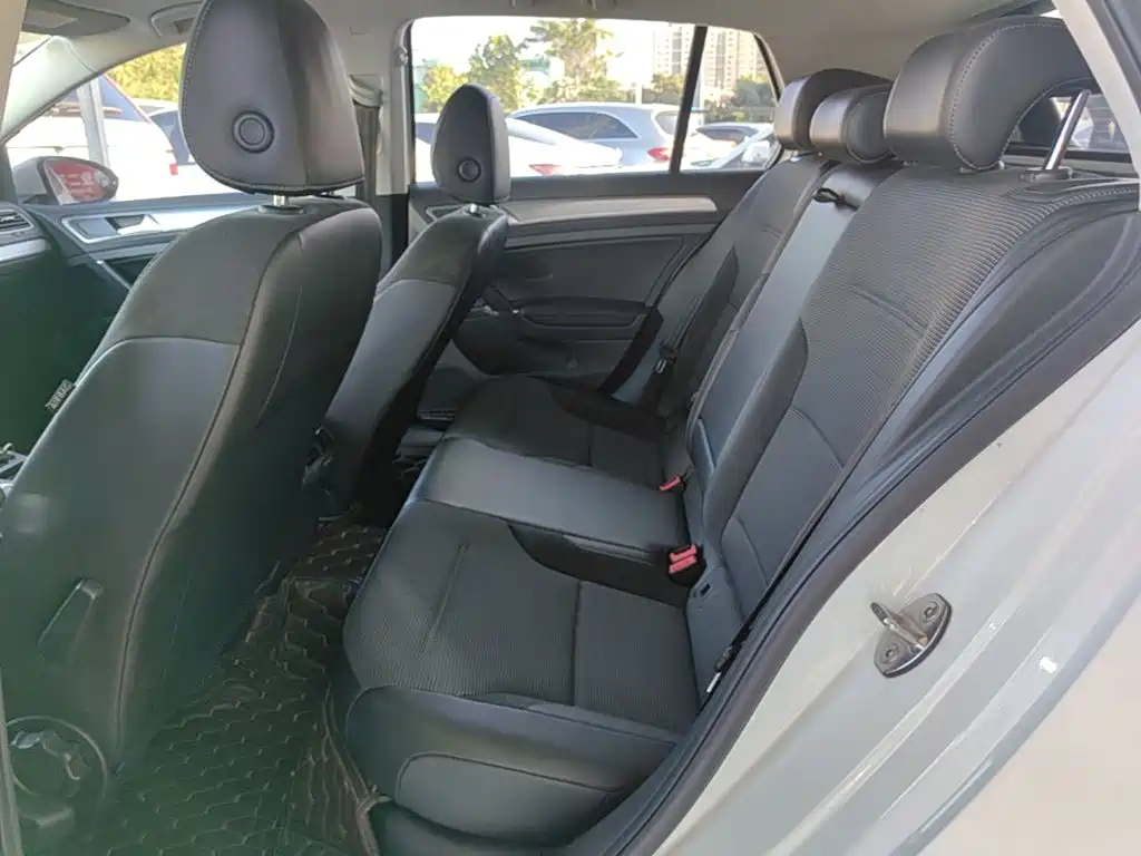 Volkswagen Golf — миниатюра 17