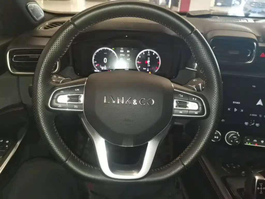 Lynk & Co 03 — миниатюра 11