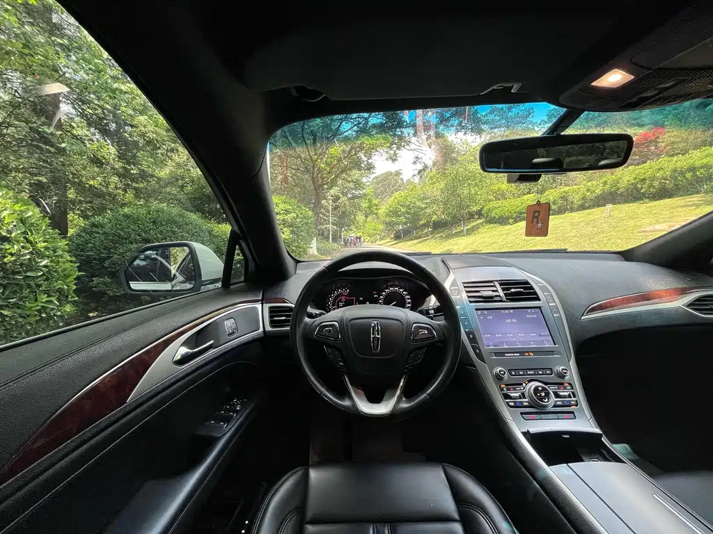 Lincoln MKZ — миниатюра 10