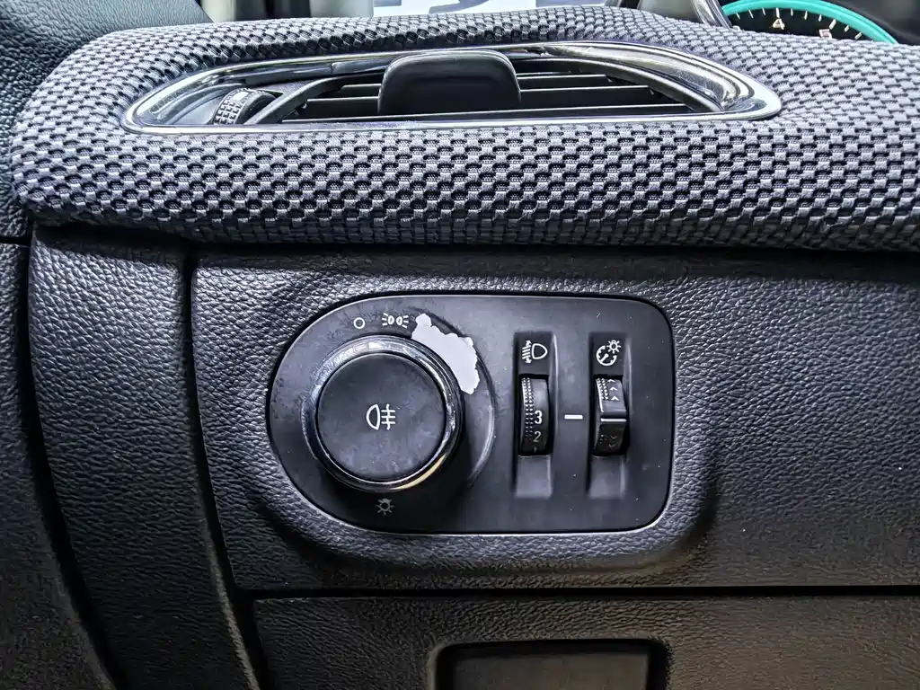 Chevrolet Cruze - фото 19