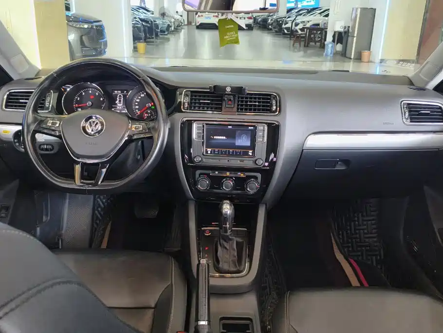 Volkswagen Sagitar — миниатюра 12