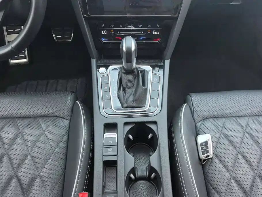 Volkswagen 迈腾 PHEV — миниатюра 16