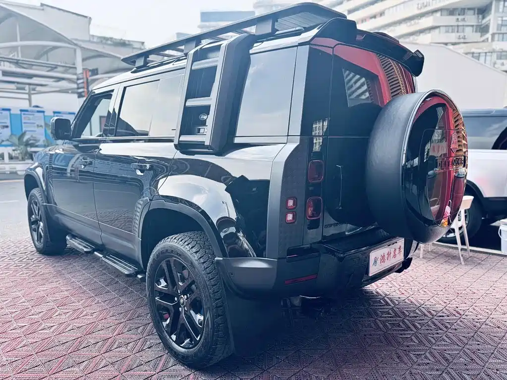 LAND ROVER DEFENDER