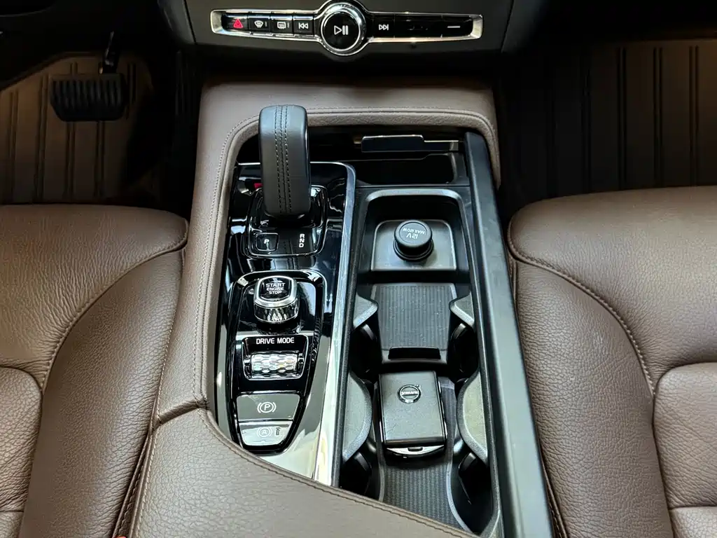 Volvo S90 — миниатюра 15