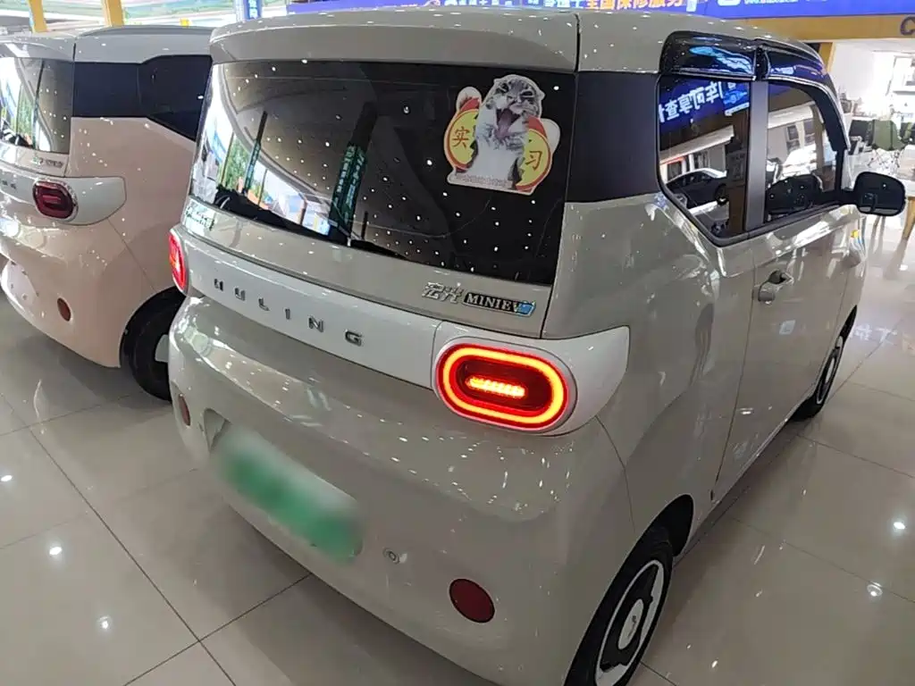 Wuling MINIEV — миниатюра 7