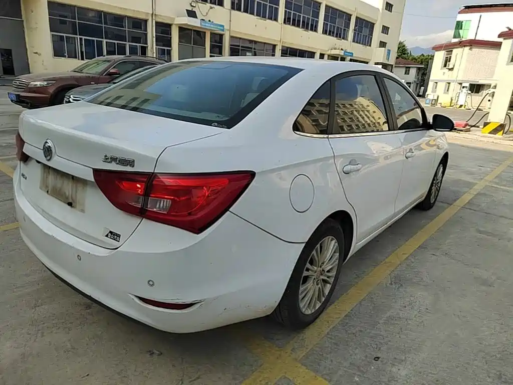 Buick Excelle — миниатюра 7