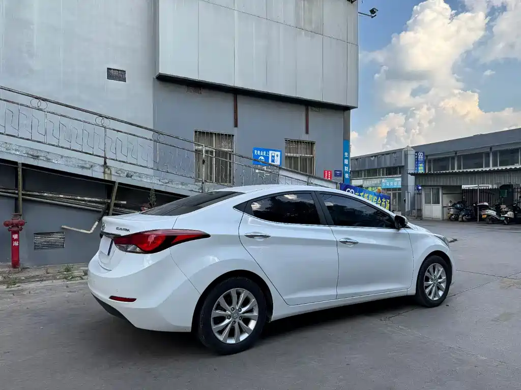 Hyundai Elantra Langdong — миниатюра 6