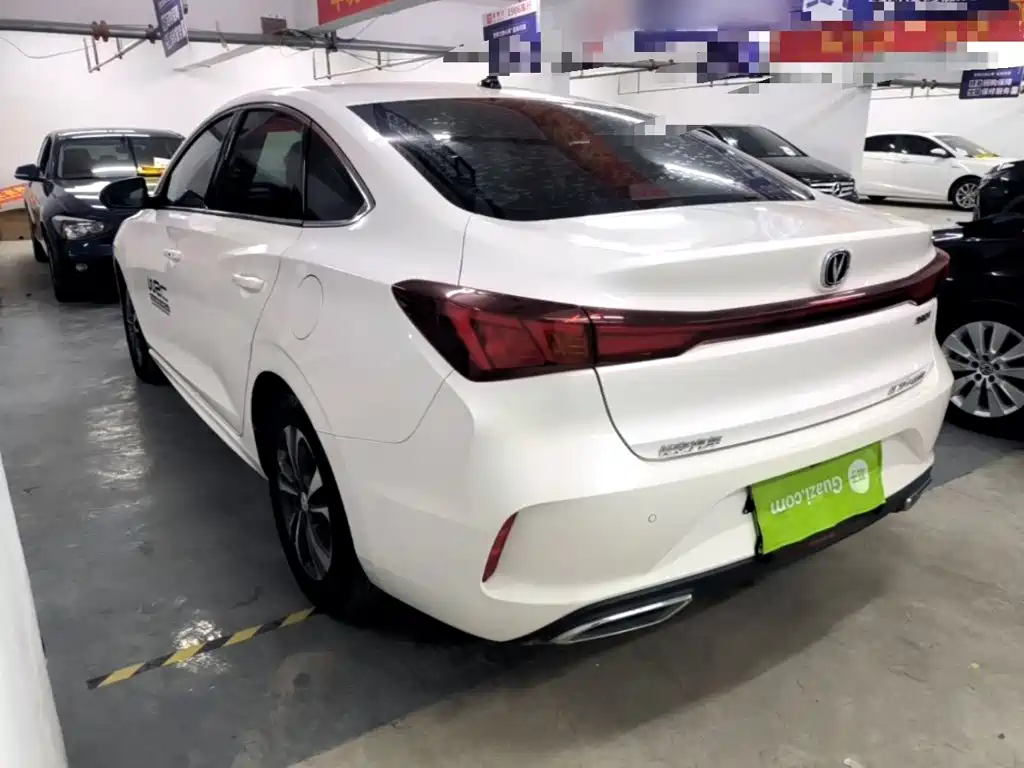 Changan Eado — миниатюра 5