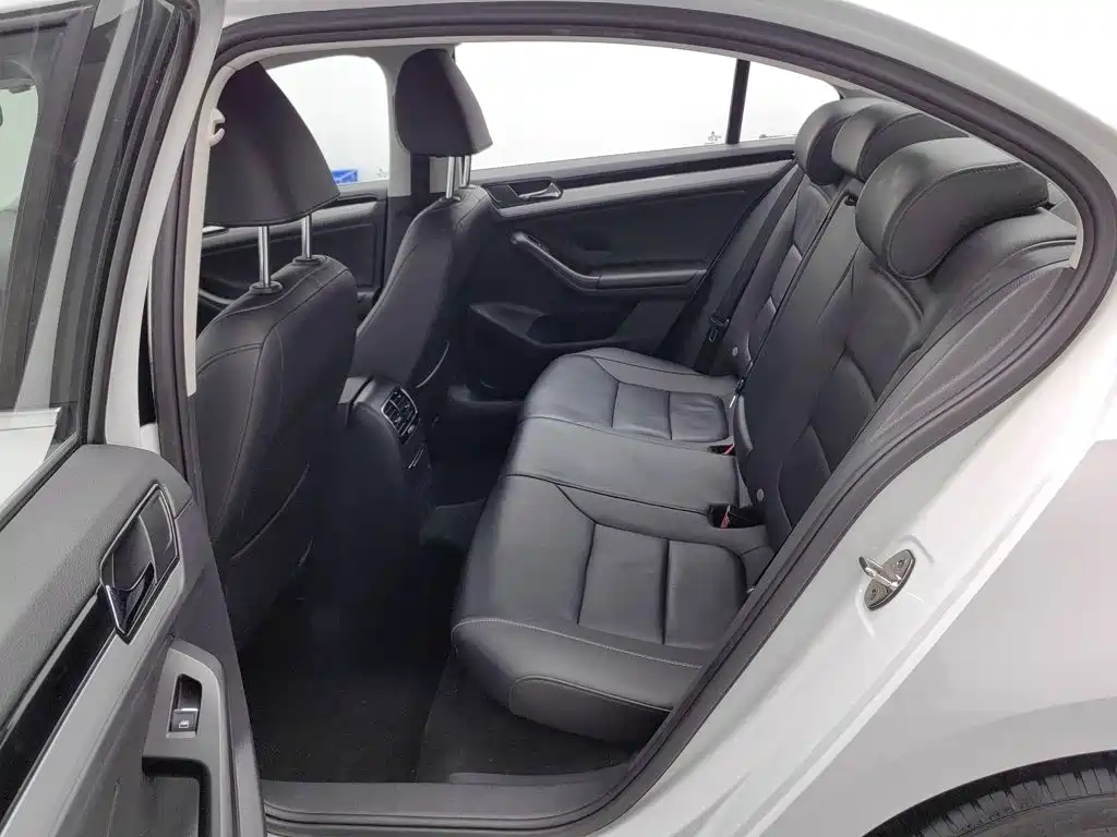 Volkswagen Sagitar — миниатюра 15